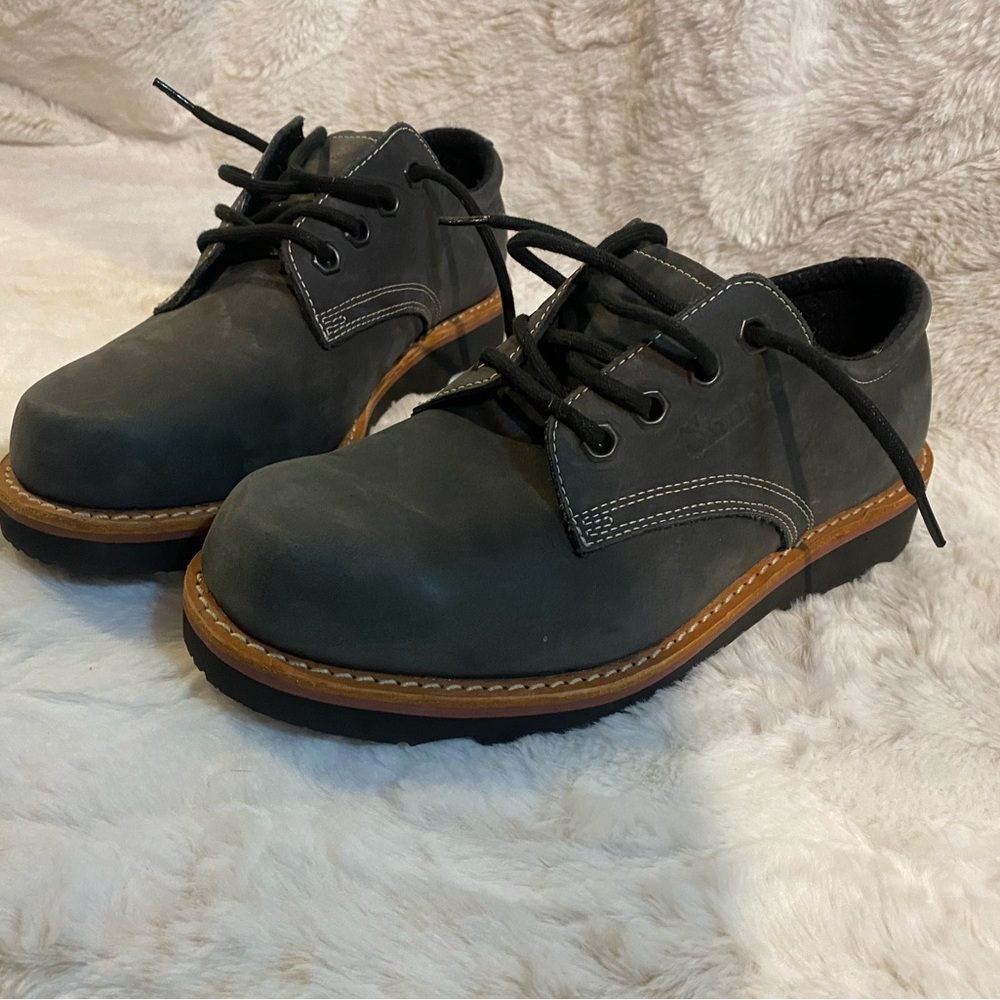 Simple brand shoes